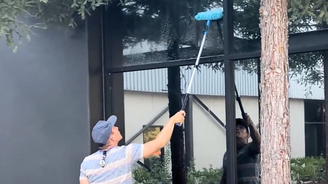 The Ultimate Guide to Swivel Squeegees: How to Achieve Streak-Free Results Every Time