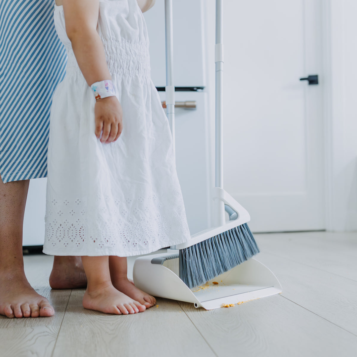Easy Sweep Broom & Dustpan